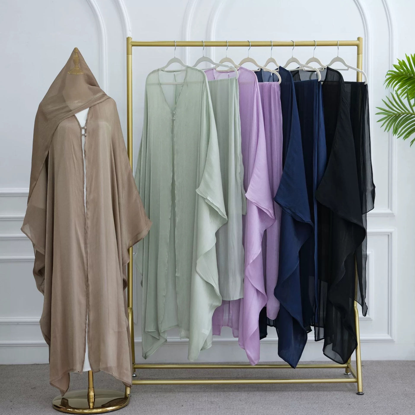 ELEGANTE ABAYA MIT TUCH