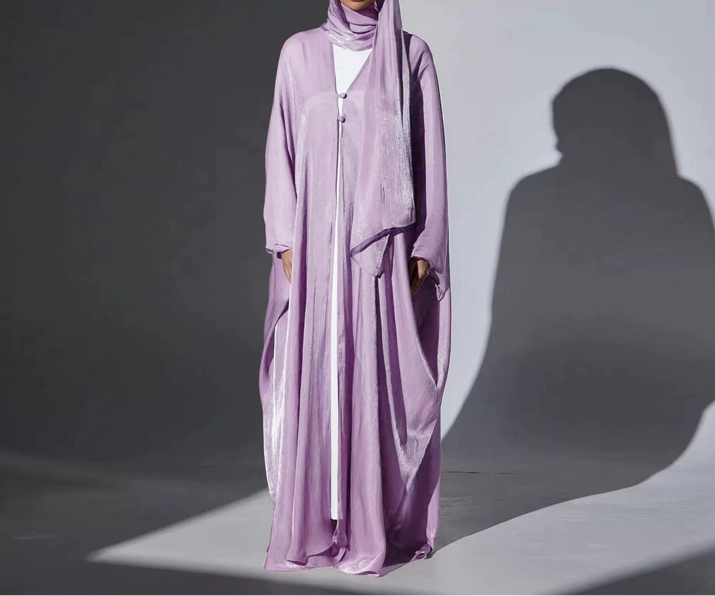 ELEGANTE ABAYA MIT TUCH